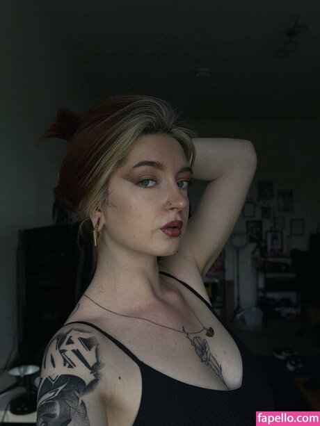 Kiras note mannequin galeries