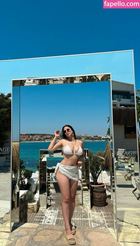 sseliingn actrice nue photo