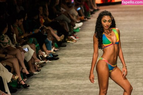 Jaya Araye Williams modèle parfait archive