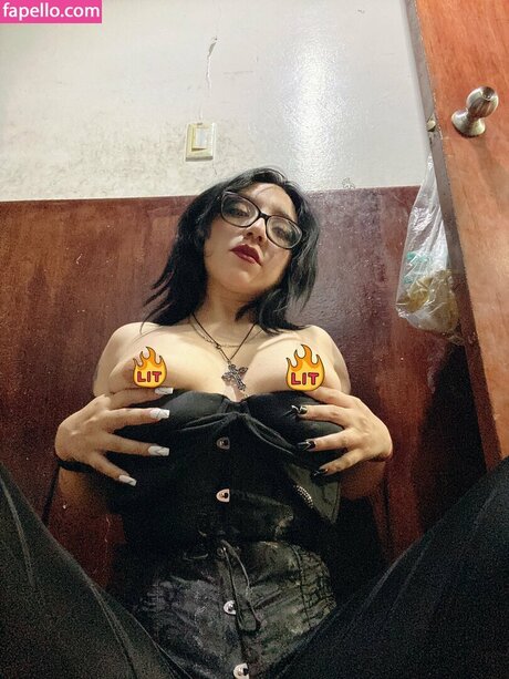 Alishy Raven actrice porno des photos