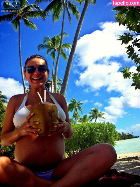 milakunis star du porno parfaite photos