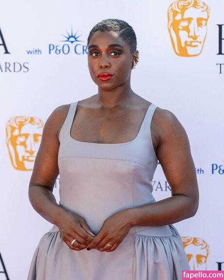 Lashana Lynch modèle sympa archive