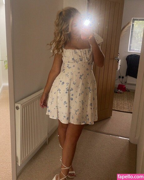 Harriet Cowan From Clarkson s Farm star du porno chaude img