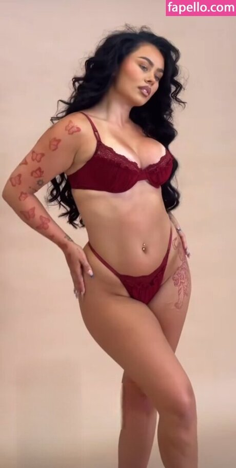 Elley Davies modèle pornographique image