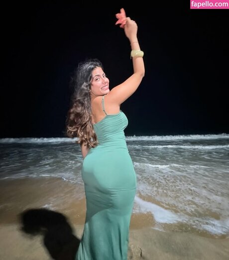 Lavanya Pandiya modèles nus des photos