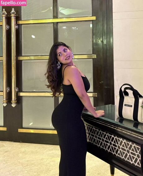 Lavanya Pandiya modèle érotique images