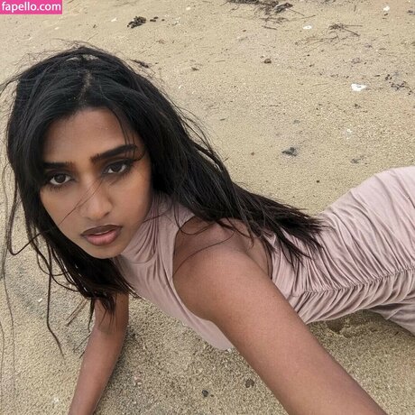 ébène courbée onlyfans chaud exclusif galeries