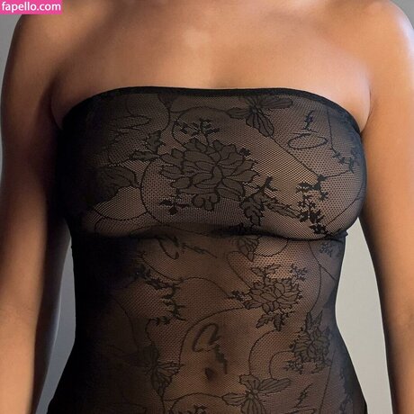 Alexis Carrington modèle sympa image