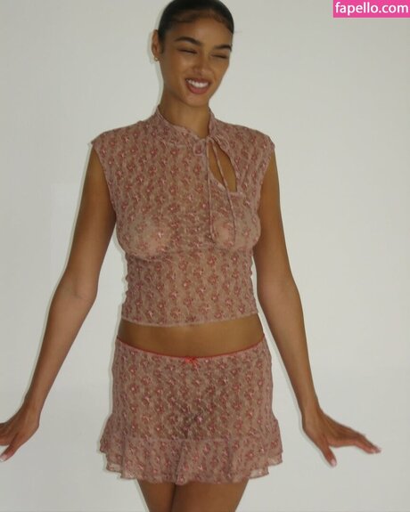 Alexis Carrington star du porno en haute qualité galeries