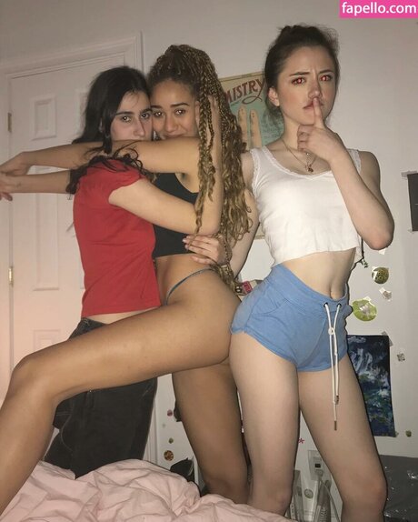 Lily Mo Sheen modèle érotique img