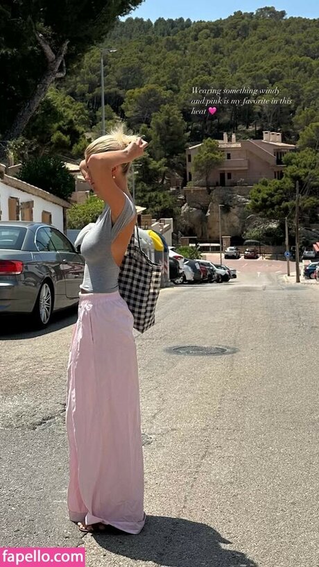 Sofie Houman star du porno nue photo