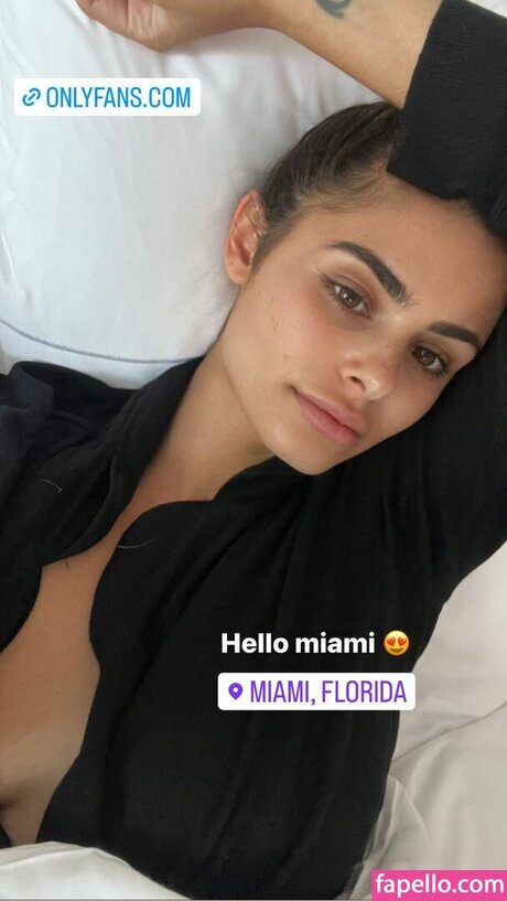 Jacquielee modèle nu image