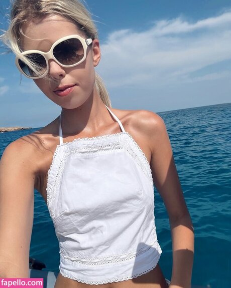 Dear mathilda étoile chaude galerie