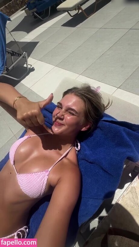 Lara Spengler étoile sexy collection