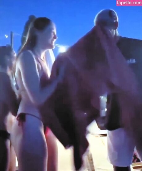 Emma Belle actrice nue galeries