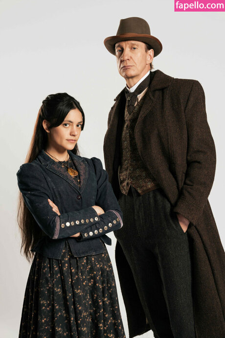 Blu Hunt actrice nue images