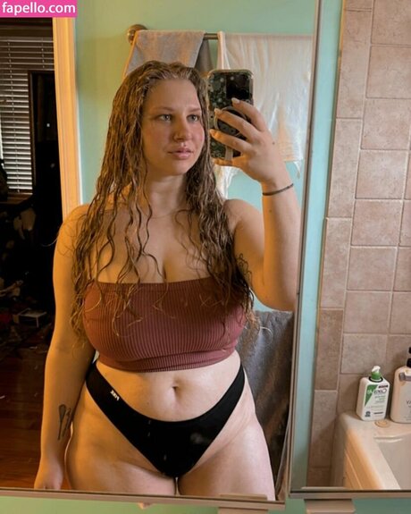 milf blonde aux courbes onlyfans assez hd collection