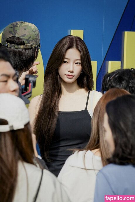 Kazuha Nakamura_ actrice de nus des photos