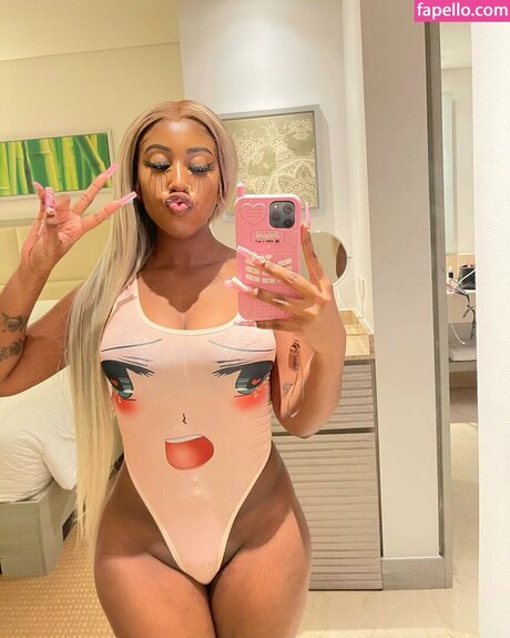 Yungnena top star photo