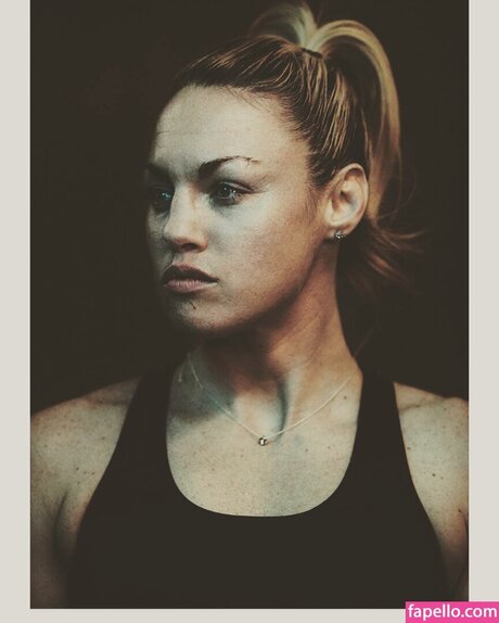 Heather Hardy star du porno de haute qualité image