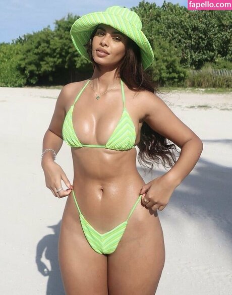 Sophie Piper haut étoile galeries