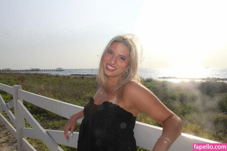 Cloud ASMR étoile adulte photos