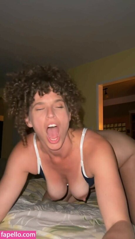 VibeWithMolly étoile exclusive image