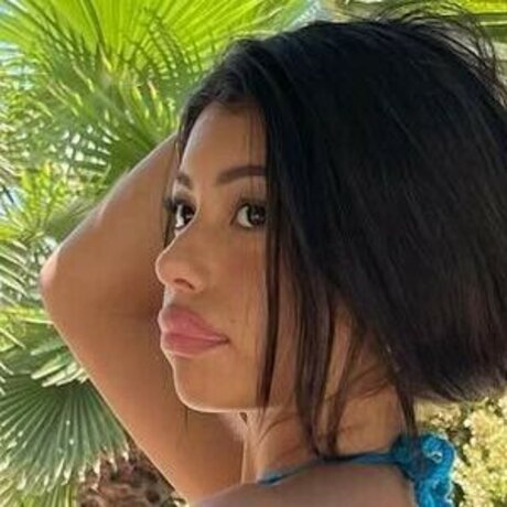 milf aux cheveux noirs onlyfans sympa pornographique photo