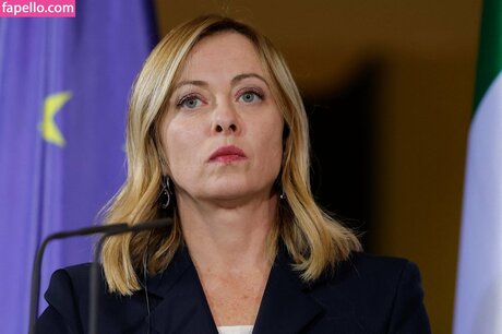 Giorgia Meloni modèle adulte des photos