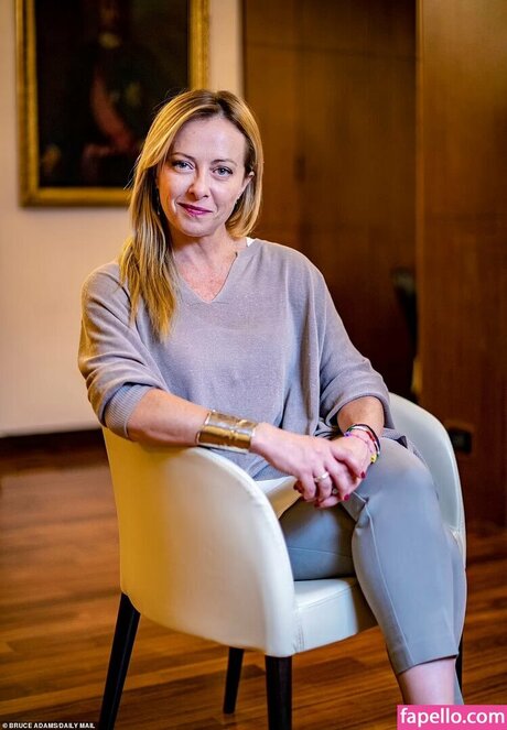 Giorgia Meloni étoile magnifique photo