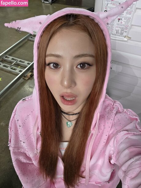 Huh Yunjin_ étoile des photos