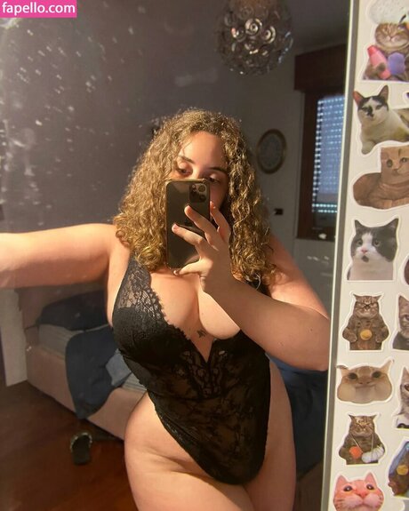 Elisabetta Rossi modèle magnifique img