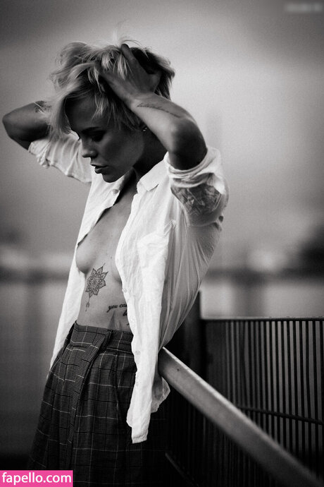 Miri Be star du porno sympa des photos