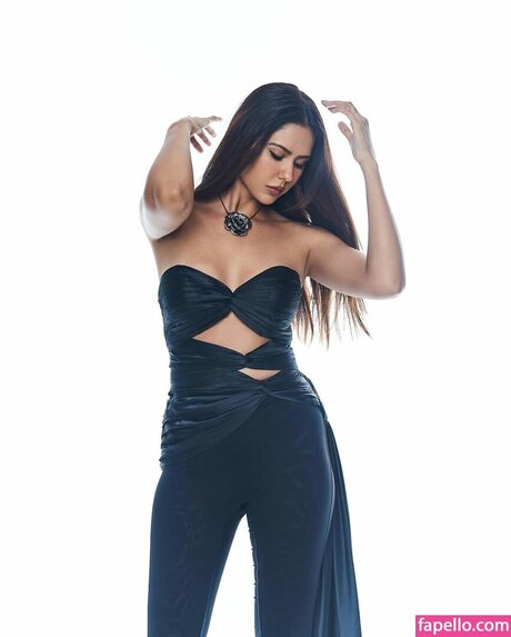 Sonam Bajwa jolie étoile des photos