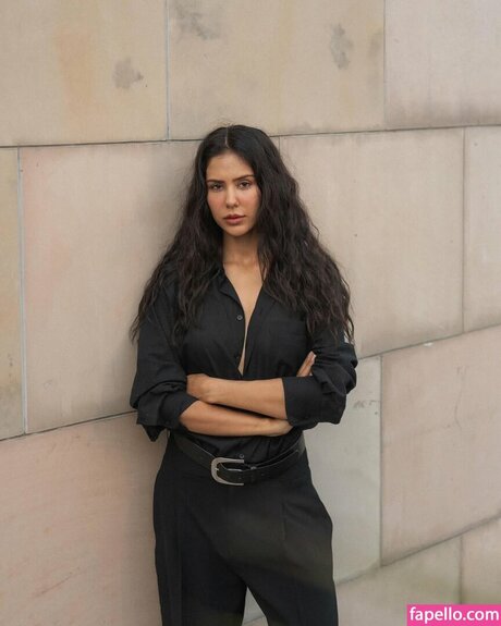 Sonam Bajwa haut étoile image