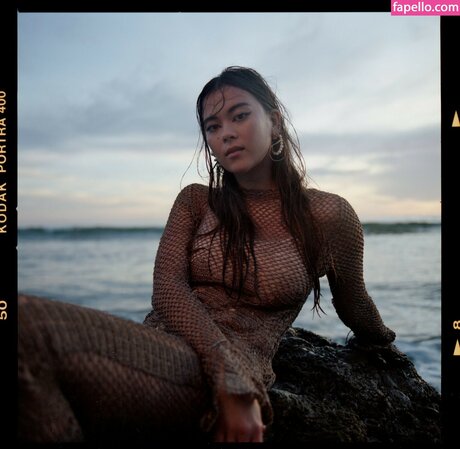 Lukita Maxwell modèle gratuit des photos