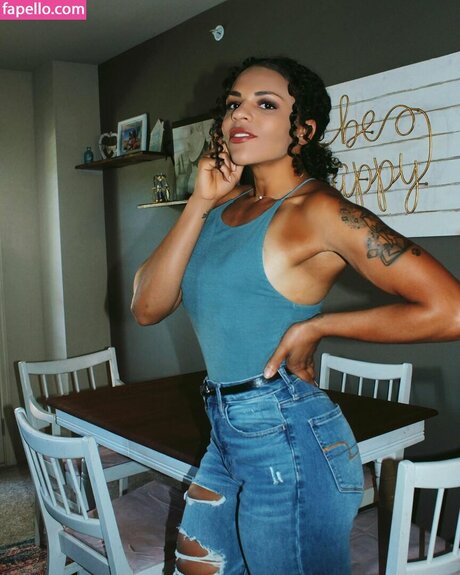 Amber Reacts star du porno érotique des photos