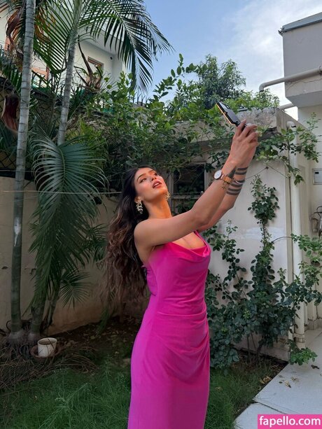 Shambhavi Singh étoile chaude collection