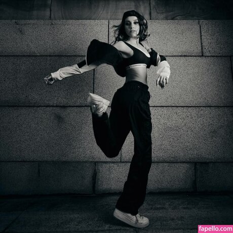 Nicola Crisa star du porno archive