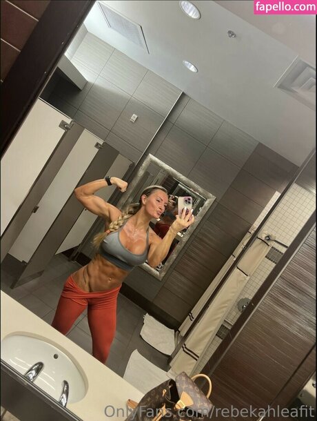 Rebekah Lea Willich star du porno sympa des photos