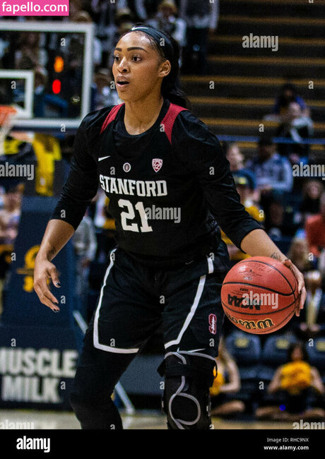 Dijonai Carrington étoile chaude img