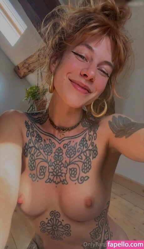 Nora Fae beau modèle img