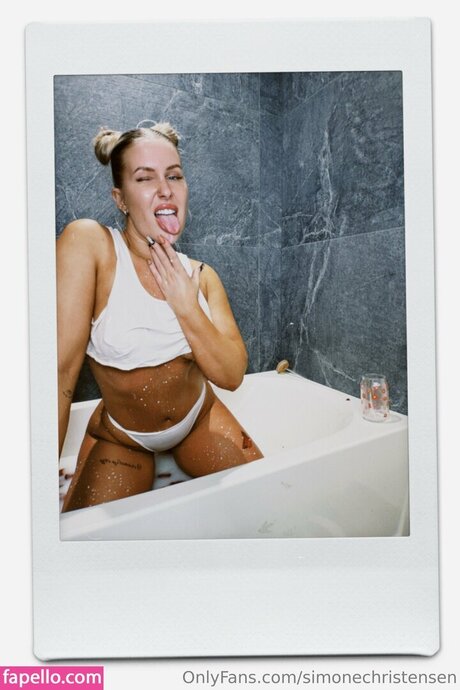 Simone Christensen haut étoile photo