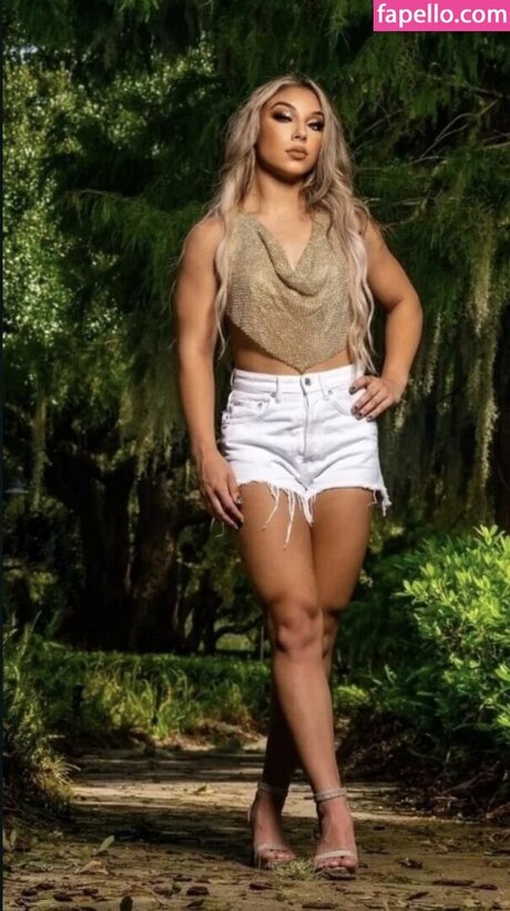 Thea Hail actrice nue archive