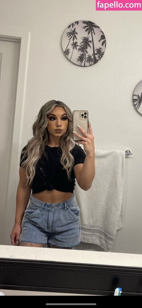 Thea Hail étoile xxx des photos