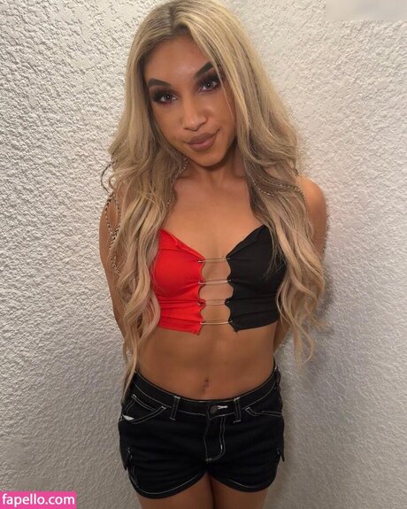 Thea Hail actrice de grande qualité photos