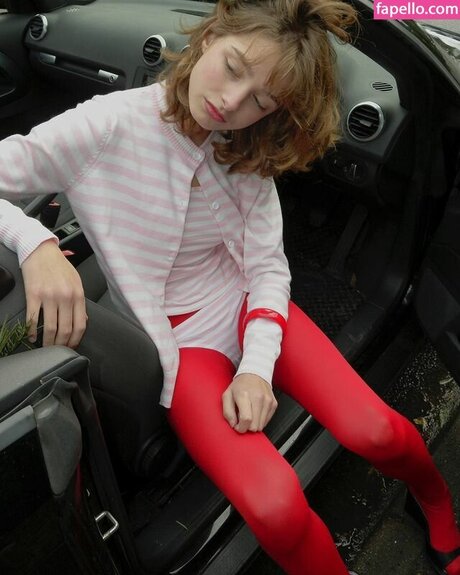 Ava Kalitowski modèle chaud images