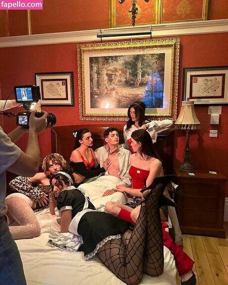 Ava Kalitowski haut modèle galerie