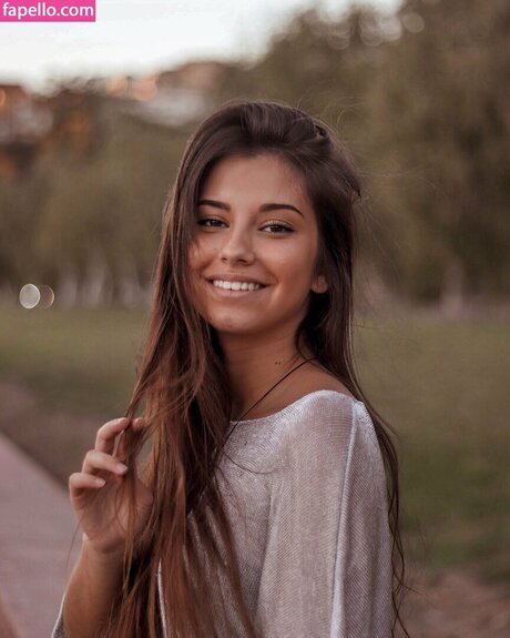 Carly Santos star du porno belle galeries