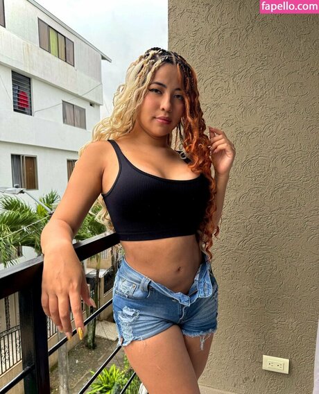 Celeste Alba modèle sexy archive